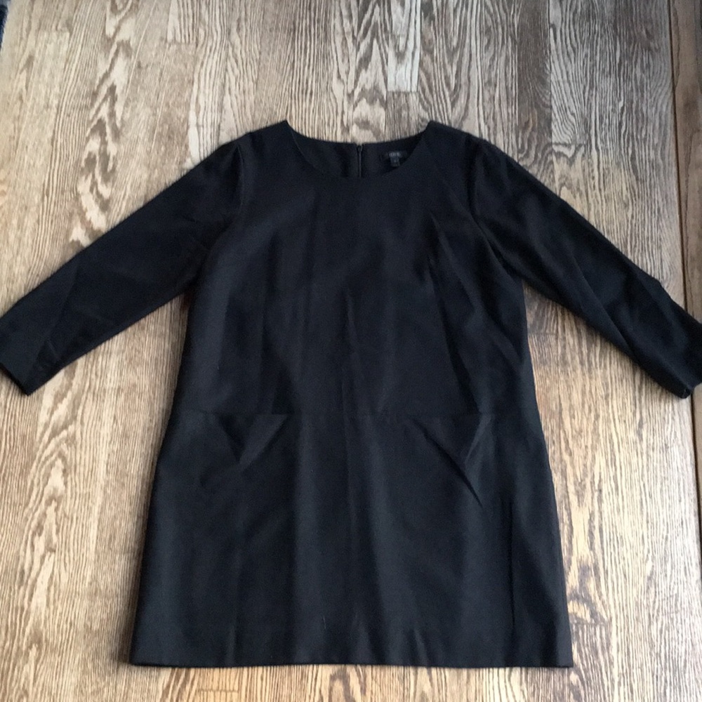 Black wool short back zip dress
